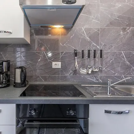 Uvala Scott Silvija Lejlighed *